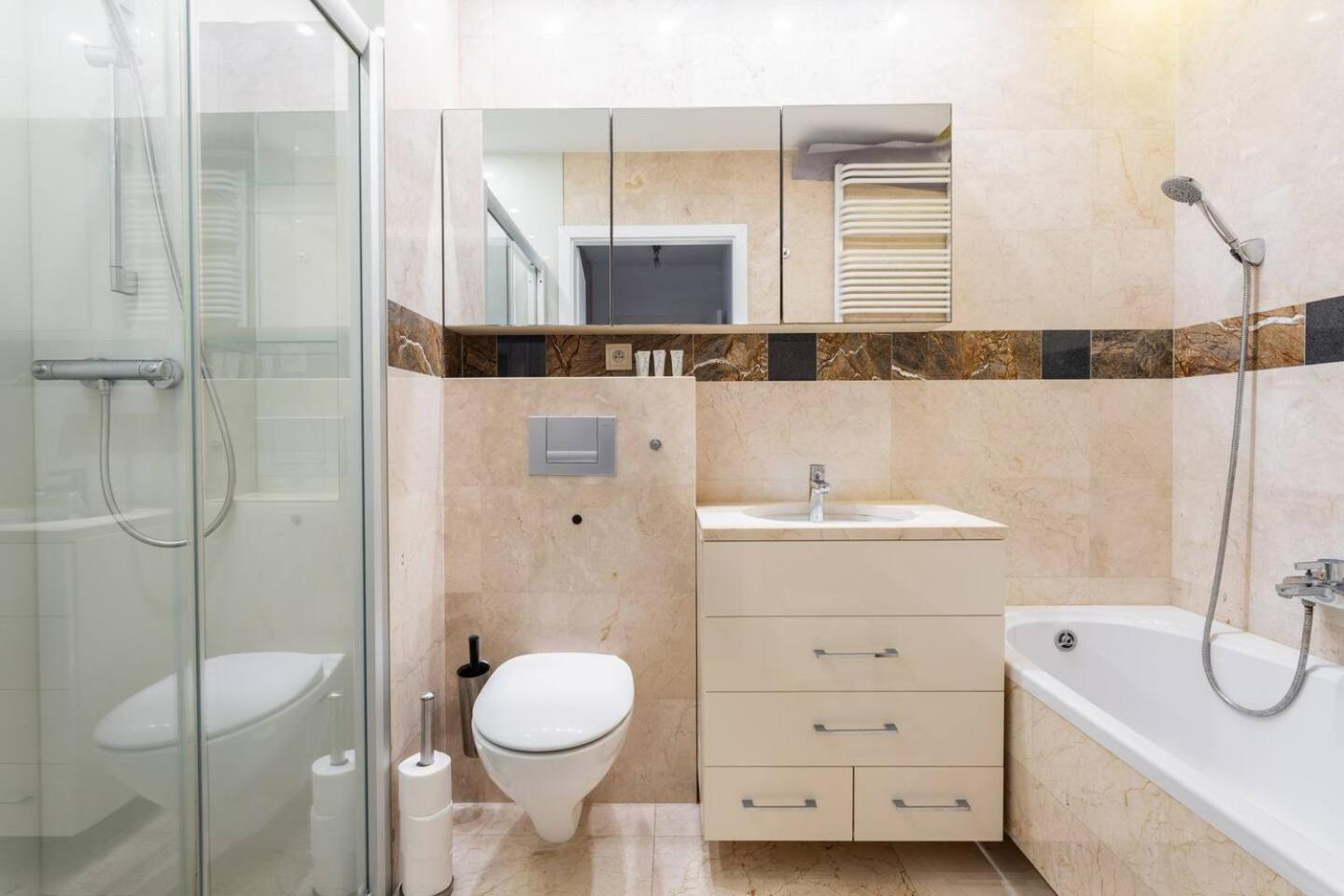 Superb Czerska Family Apartment Варшава Екстериор снимка