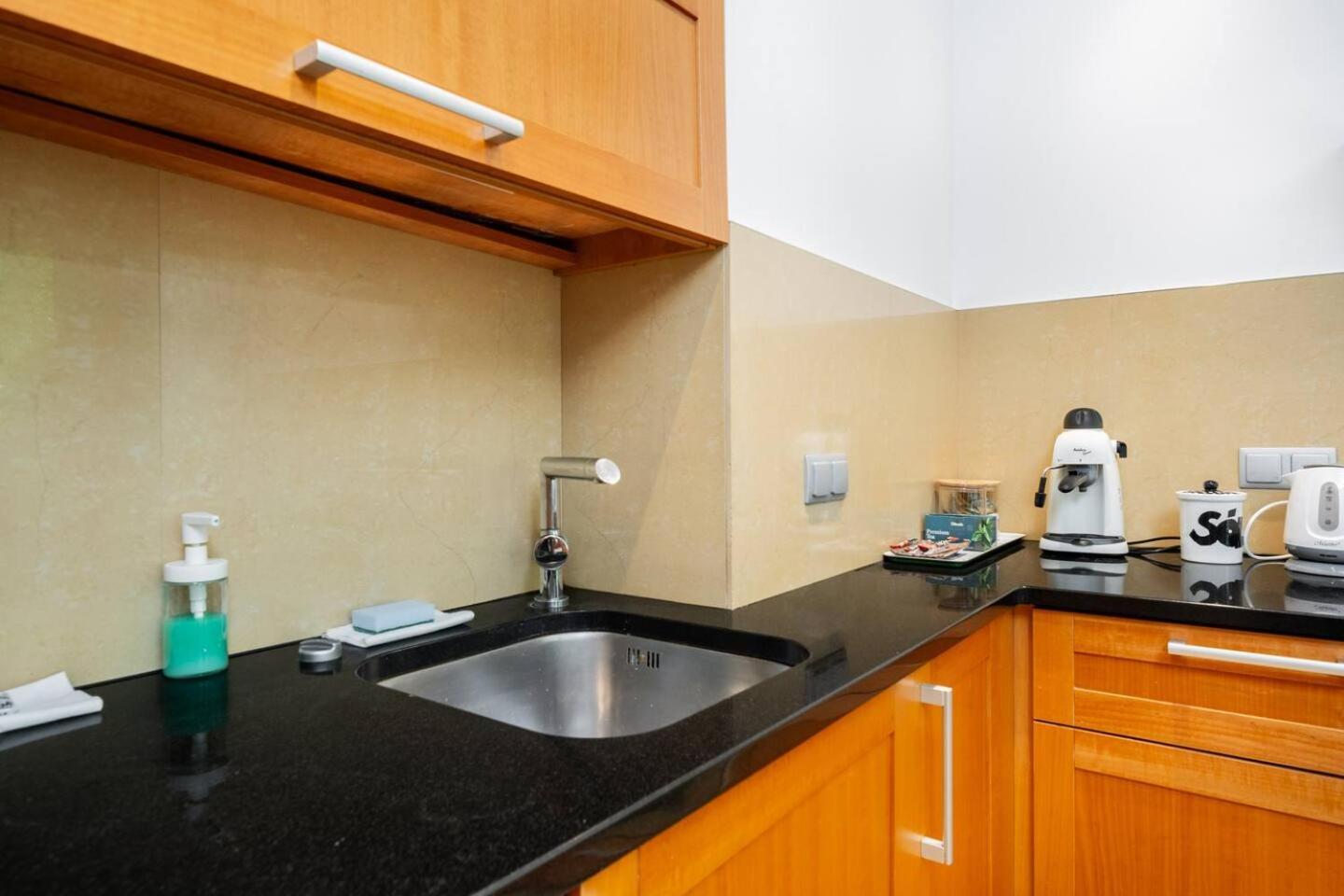 Superb Czerska Family Apartment Варшава Екстериор снимка